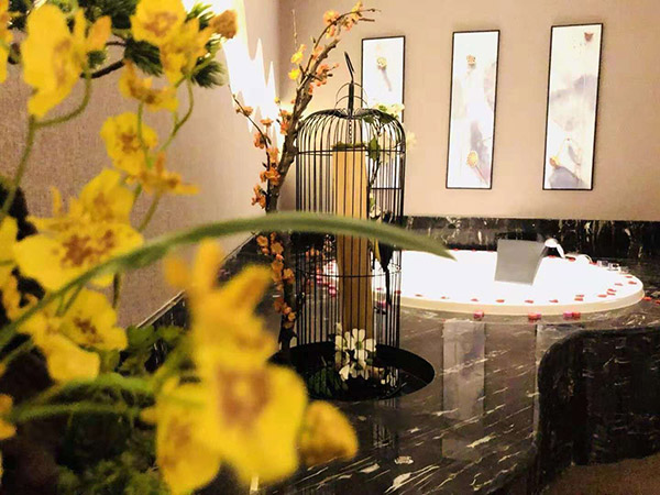 老板带我探秘外滩高端桑拿会所，奢华体验令人难忘